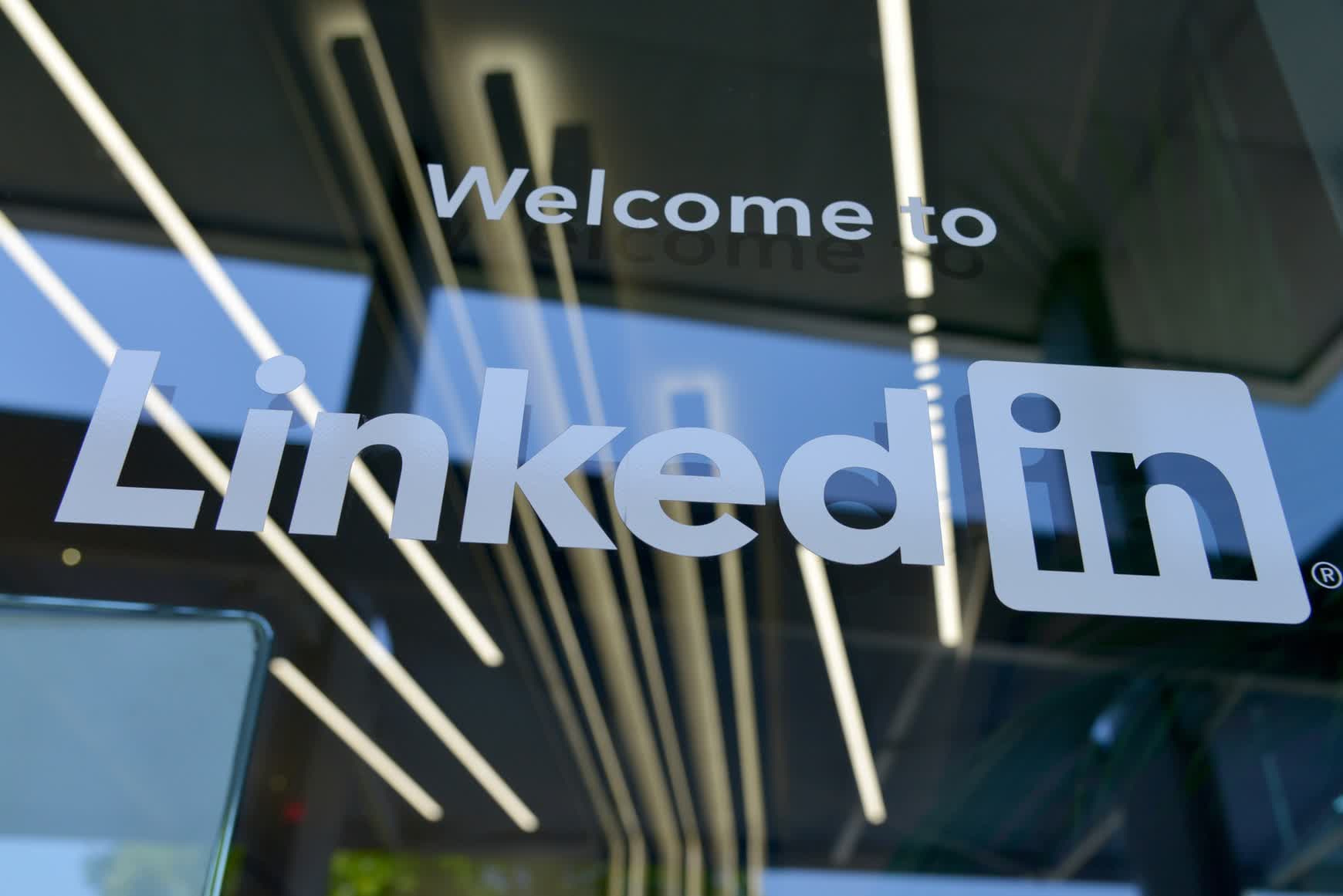 LinkedIn warns: you are responsible for sharing inaccurate content created by our AI